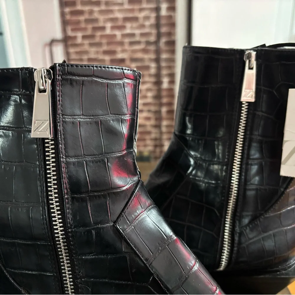 Men's Black Croc-Embossed Leather Boots